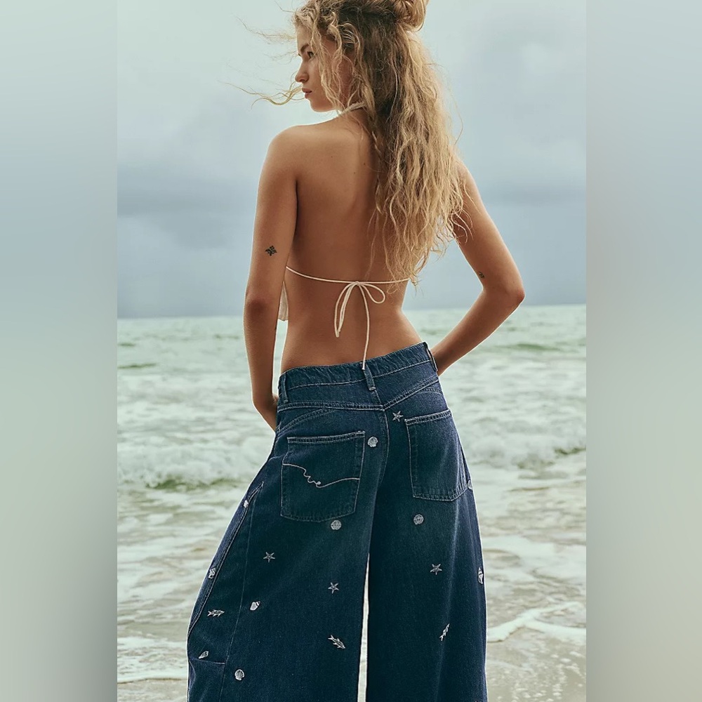 We The Free by Free People Westward Embroidered Barrel Under The Sea Jeans sz 33 - Picture 3 of 10
